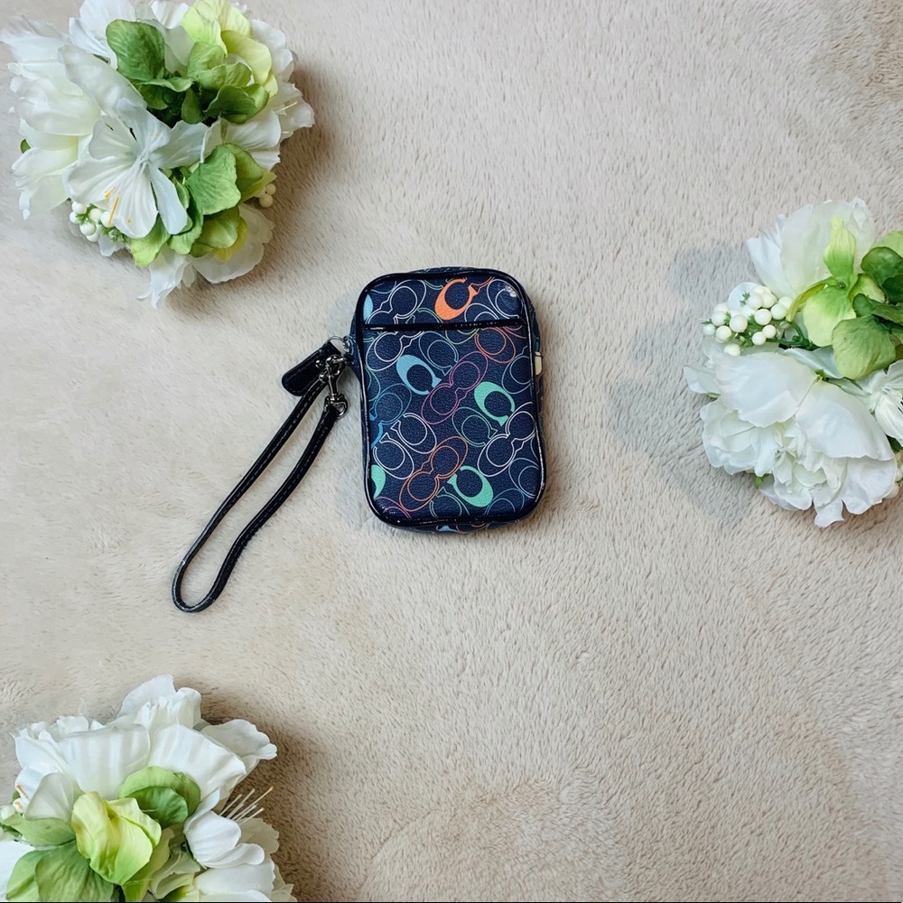 COACH CAMERA CASE // WRISTLET 👛